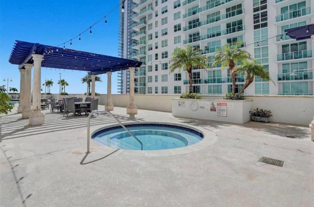 Centric Modern 40Thfloor Brickell Condo Free Parking By Palermo Home Miami Eksteriør billede